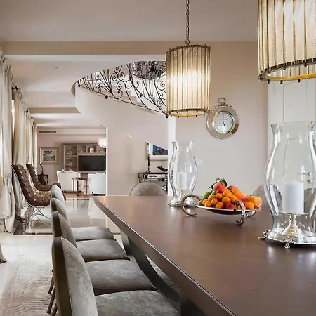 Majesty Villa